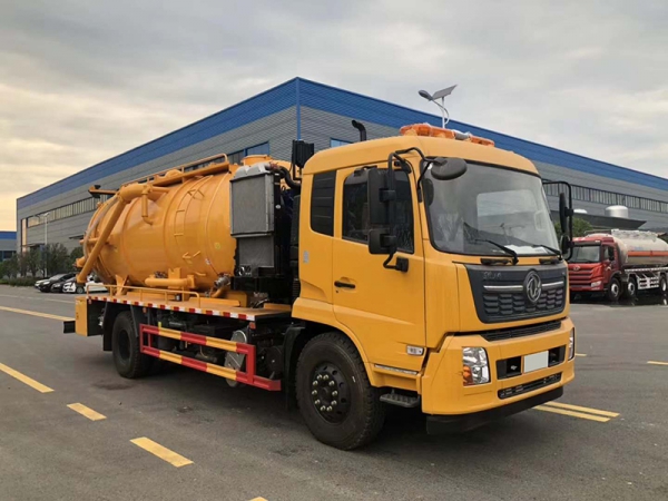 東風天錦清洗吸污車15方帶副發(fā) 國六