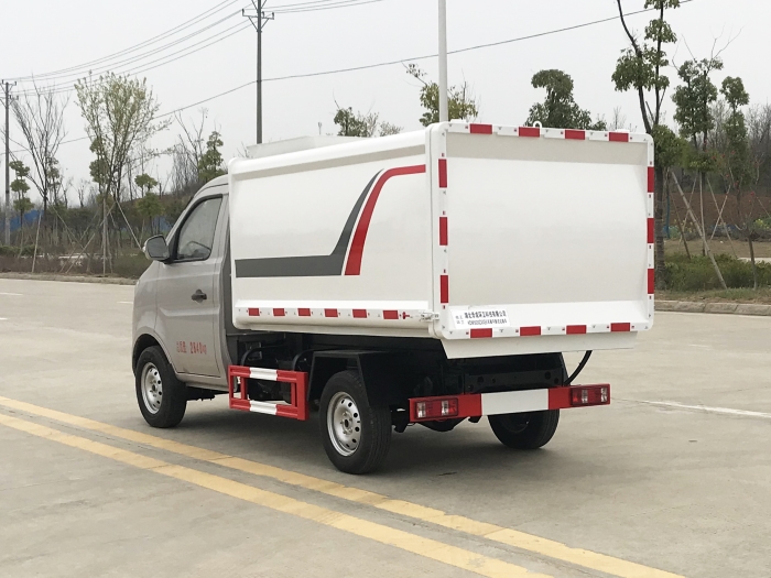 長(zhǎng)安跨越側(cè)掛桶式垃圾車
